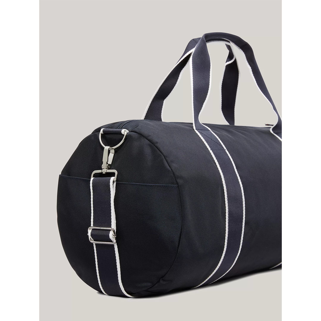 Bolso Tommy Hilfiger Deportivo - Modelo #69J9845 a solo S/270! Compralo en PERUESHOPPER.COM